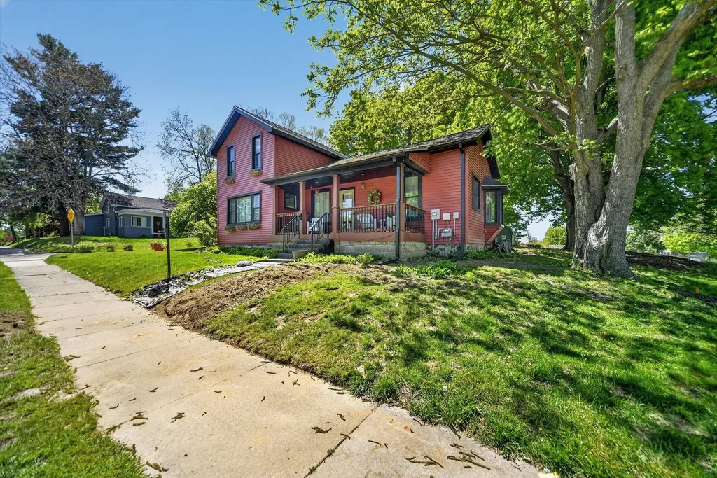 632 Hill Street Portland City MI 48875