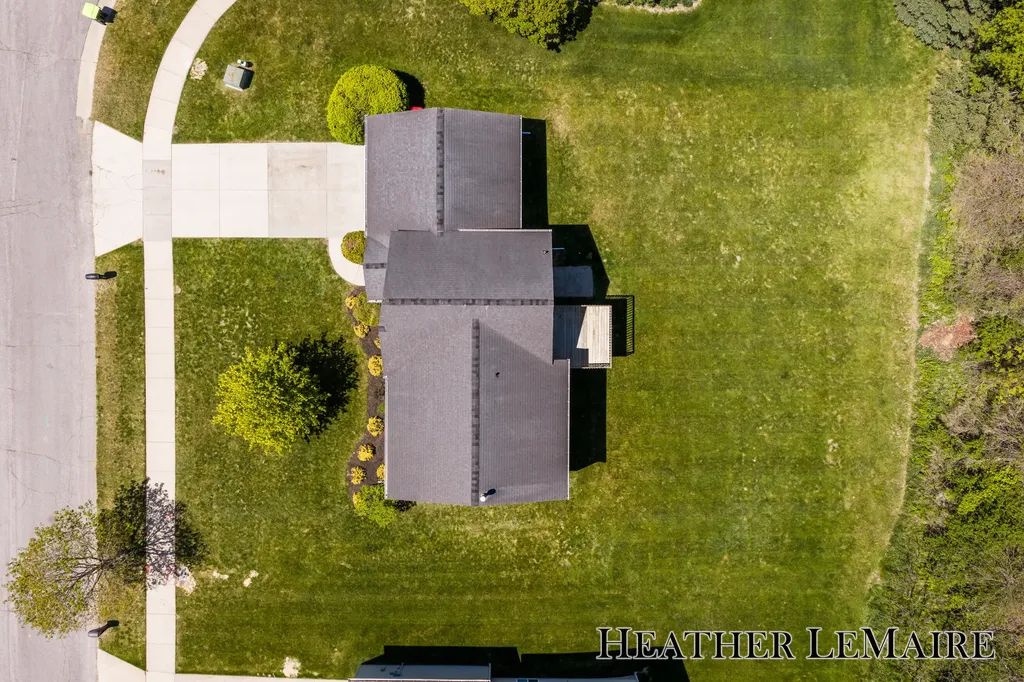 2070 Shiloh Point Drive SE Kentwood City MI 49546