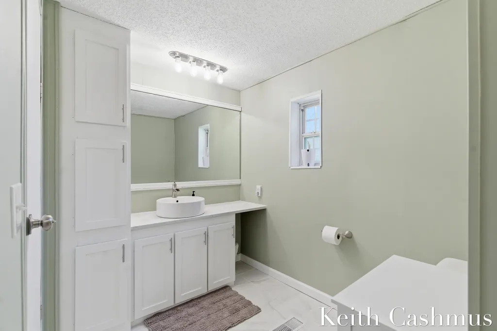 1274 Oaklea Street Muskegon Charter Township MI 49442