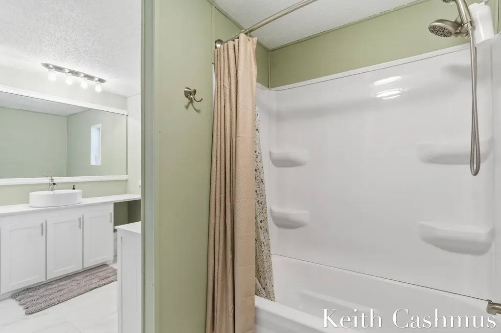 1274 Oaklea Street Muskegon Charter Township MI 49442