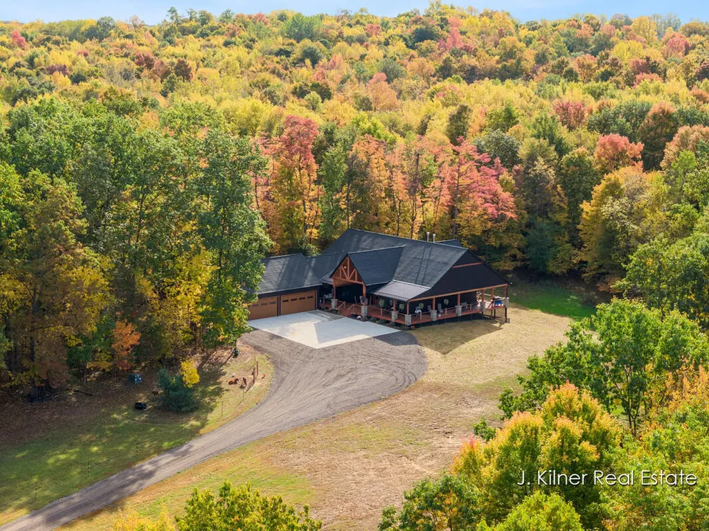 4390 22 Mile Road NW Tyrone Township MI 49330