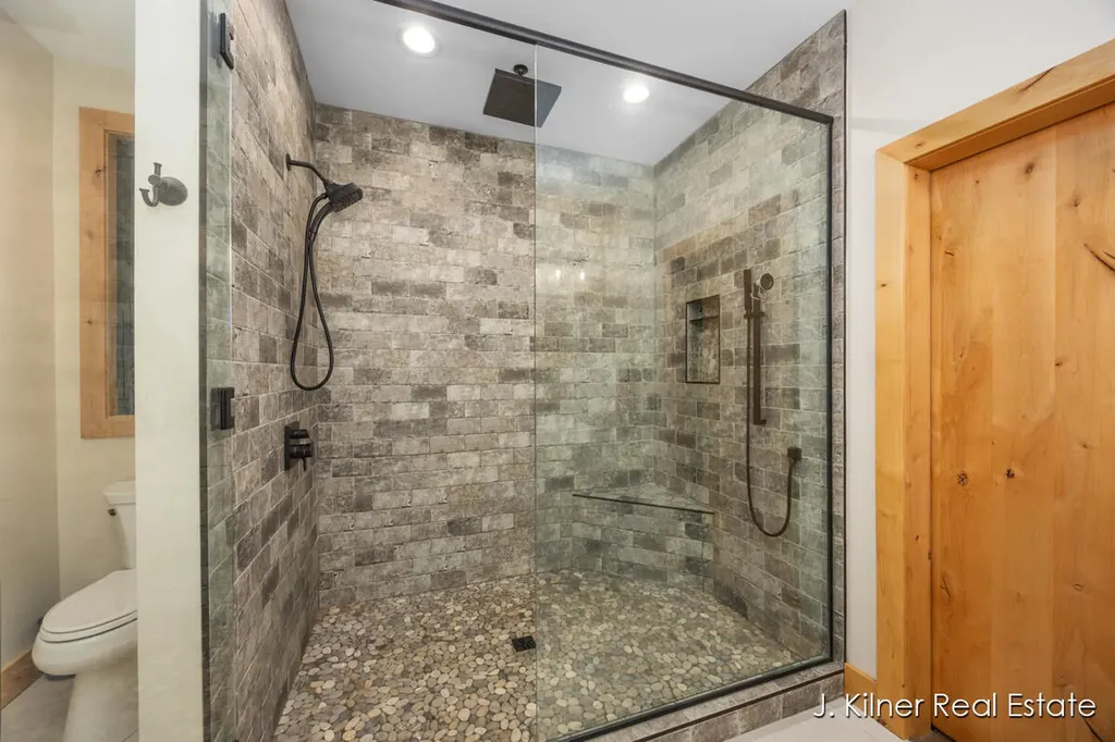 4390 22 Mile Road NW Tyrone Township MI 49330