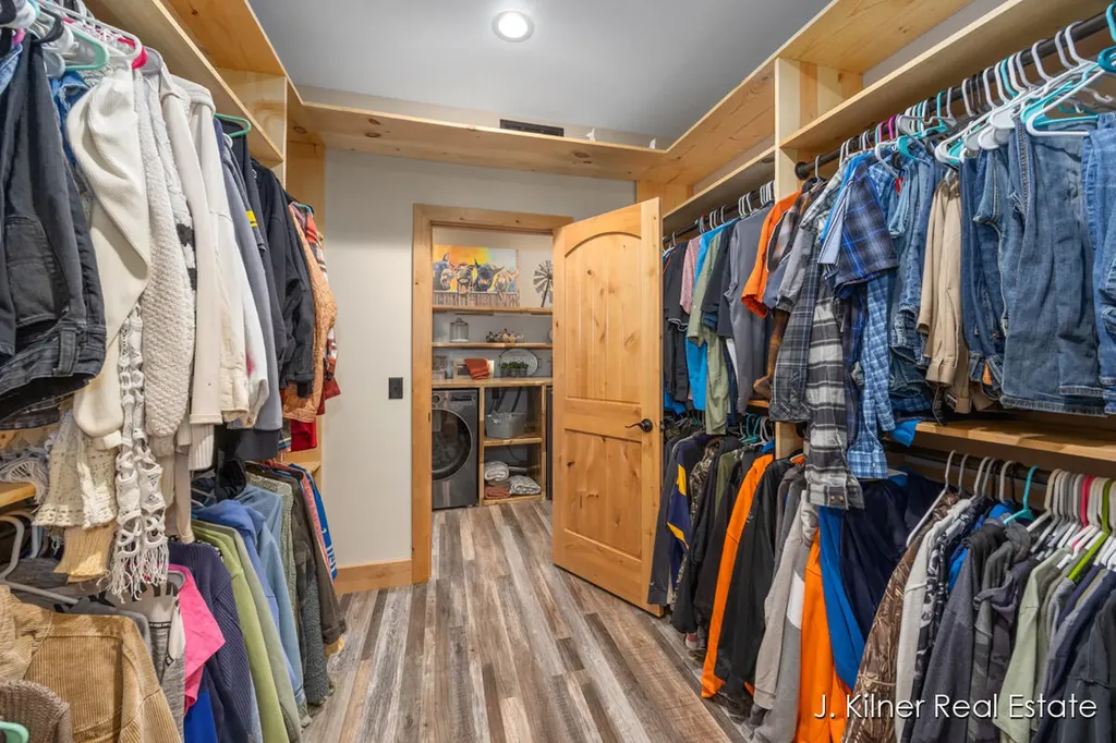 4390 22 Mile Road NW Tyrone Township MI 49330