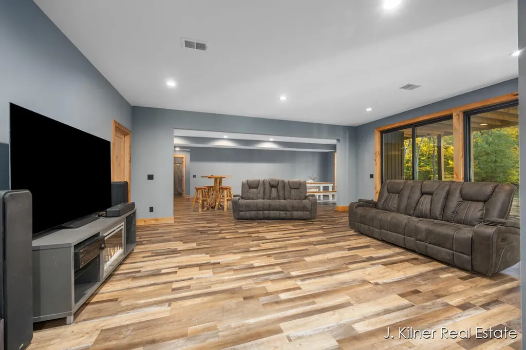 4390 22 Mile Road NW Tyrone Township MI 49330