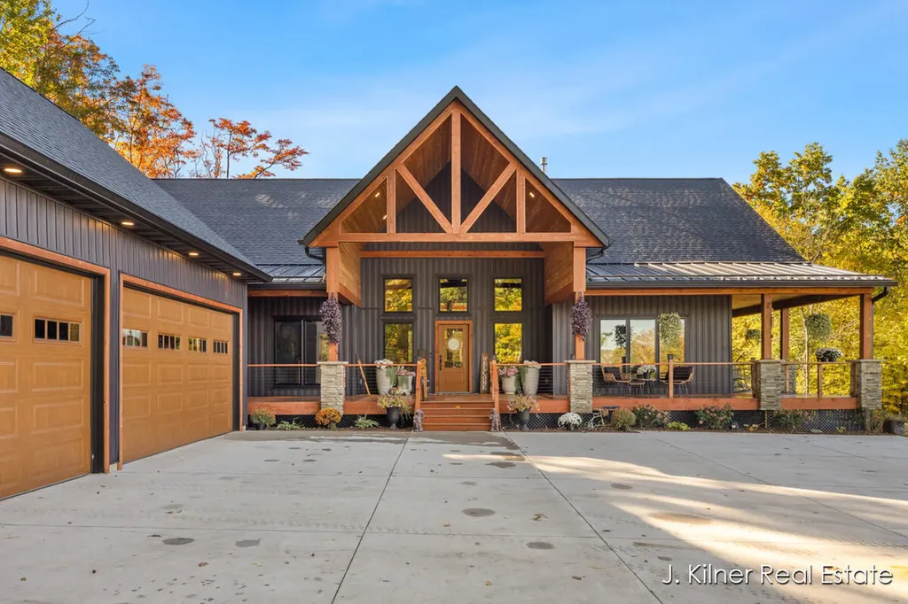 4390 22 Mile Road NW Tyrone Township MI 49330