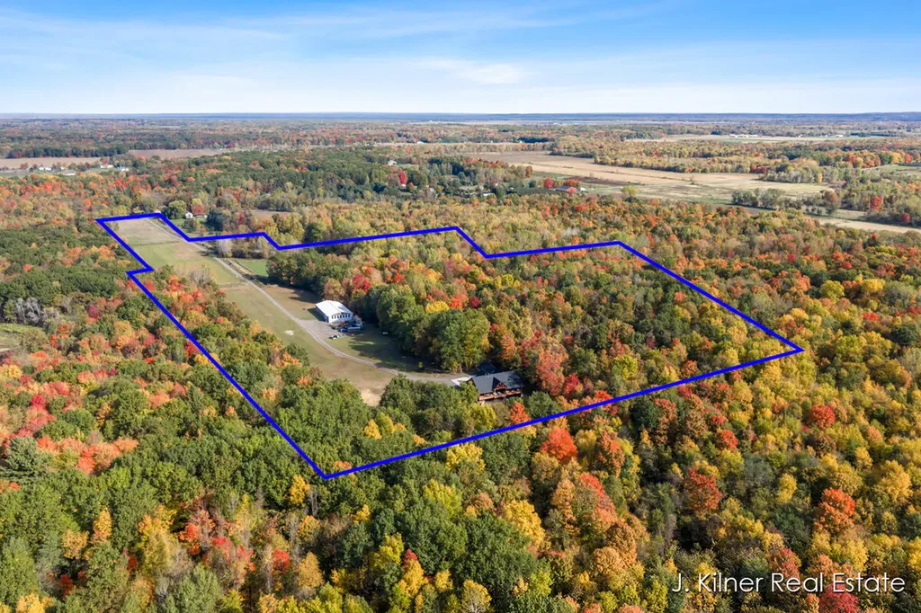4390 22 Mile Road NW Tyrone Township MI 49330