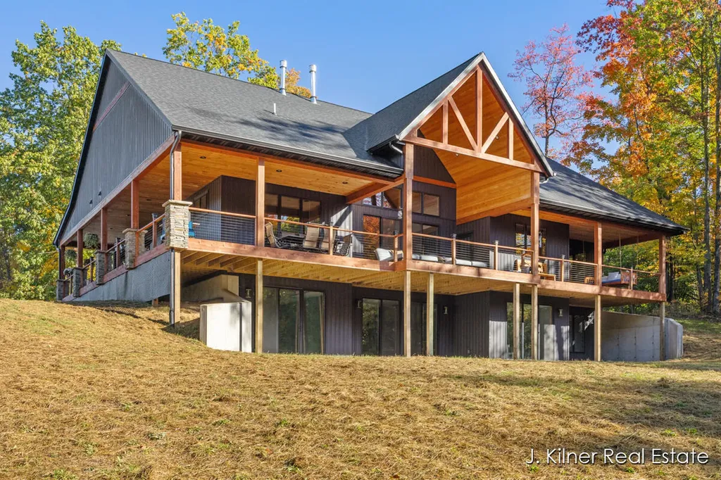 4390 22 Mile Road NW Tyrone Township MI 49330