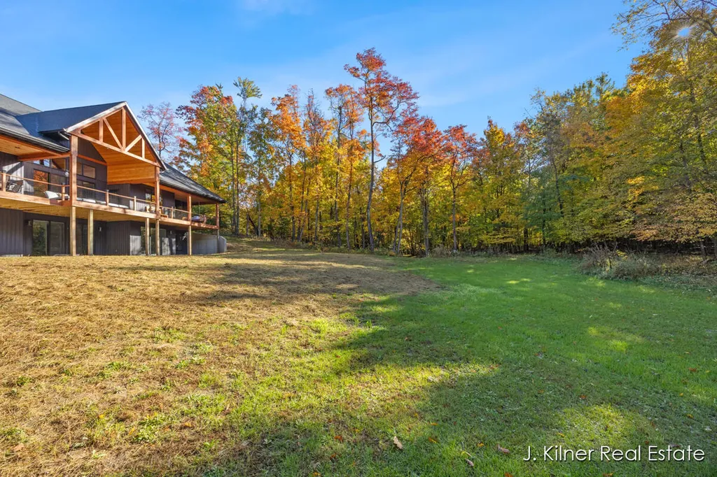 4390 22 Mile Road NW Tyrone Township MI 49330