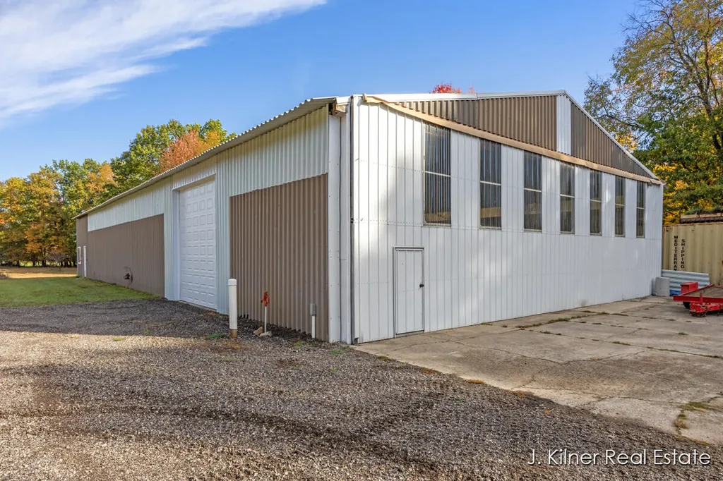4390 22 Mile Road NW Tyrone Township MI 49330