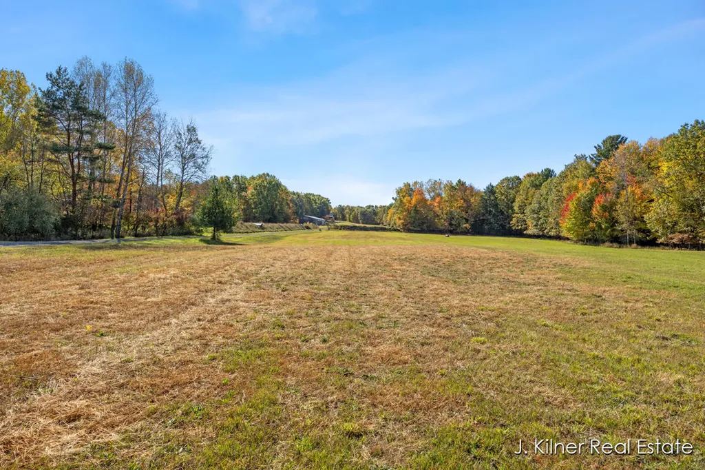 4390 22 Mile Road NW Tyrone Township MI 49330