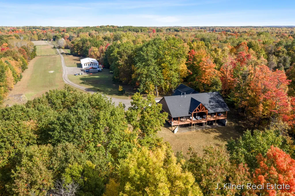 4390 22 Mile Road NW Tyrone Township MI 49330