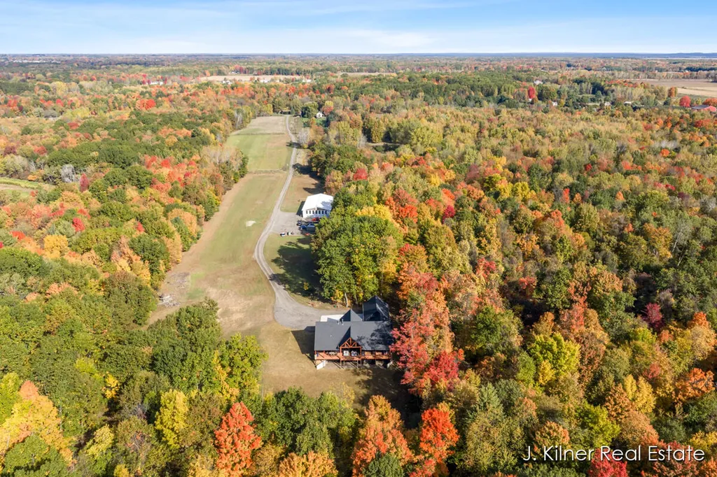 4390 22 Mile Road NW Tyrone Township MI 49330