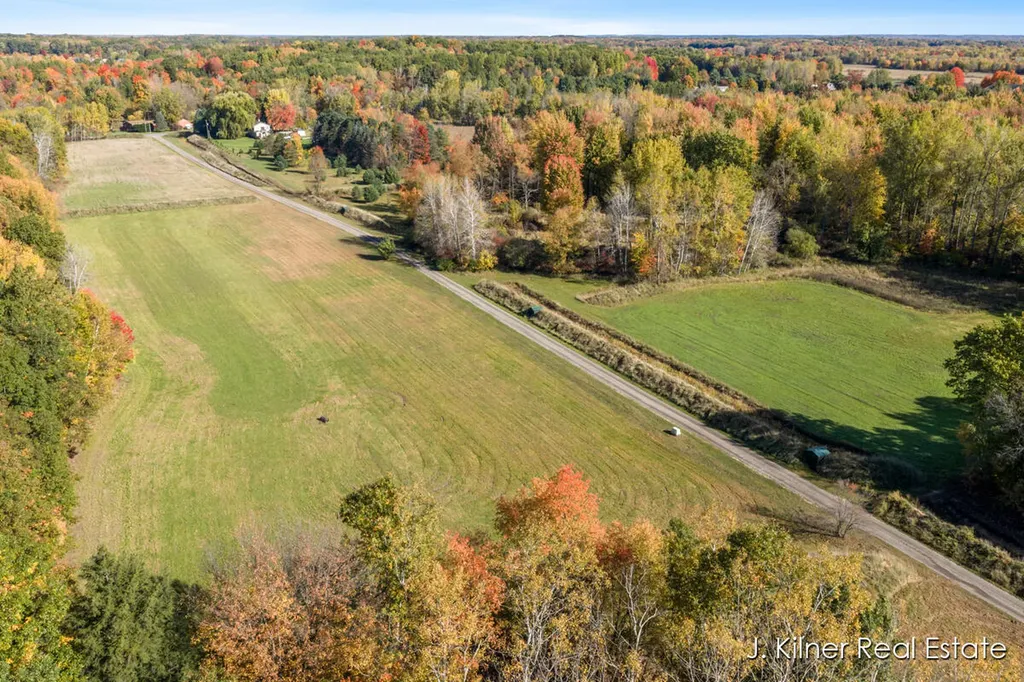 4390 22 Mile Road NW Tyrone Township MI 49330