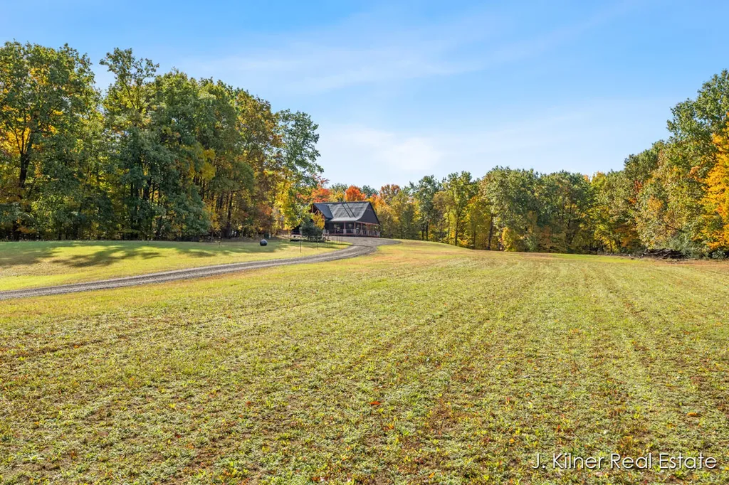 4390 22 Mile Road NW Tyrone Township MI 49330