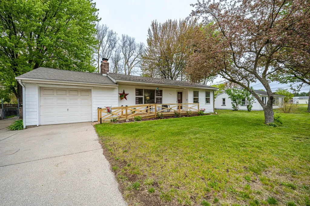 3104 E Apple Avenue Muskegon Charter Township MI 49442