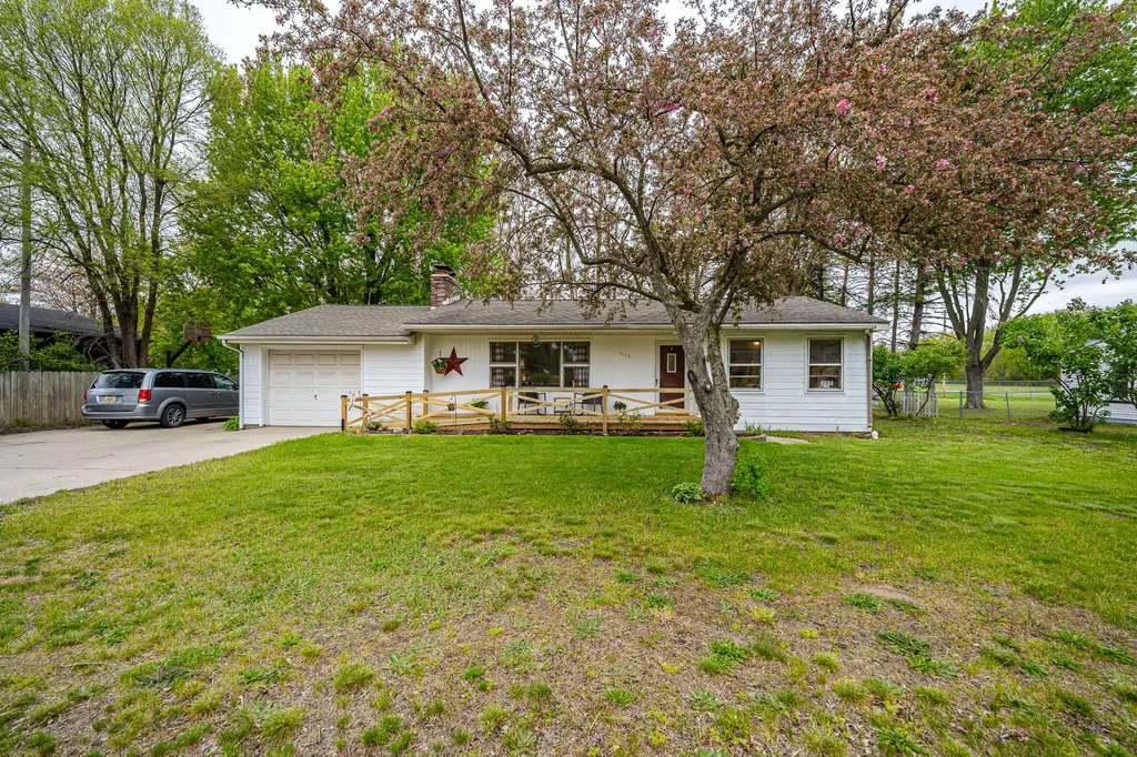 3104 E Apple Avenue Muskegon Charter Township MI 49442