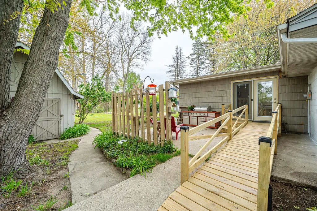 3104 E Apple Avenue Muskegon Charter Township MI 49442