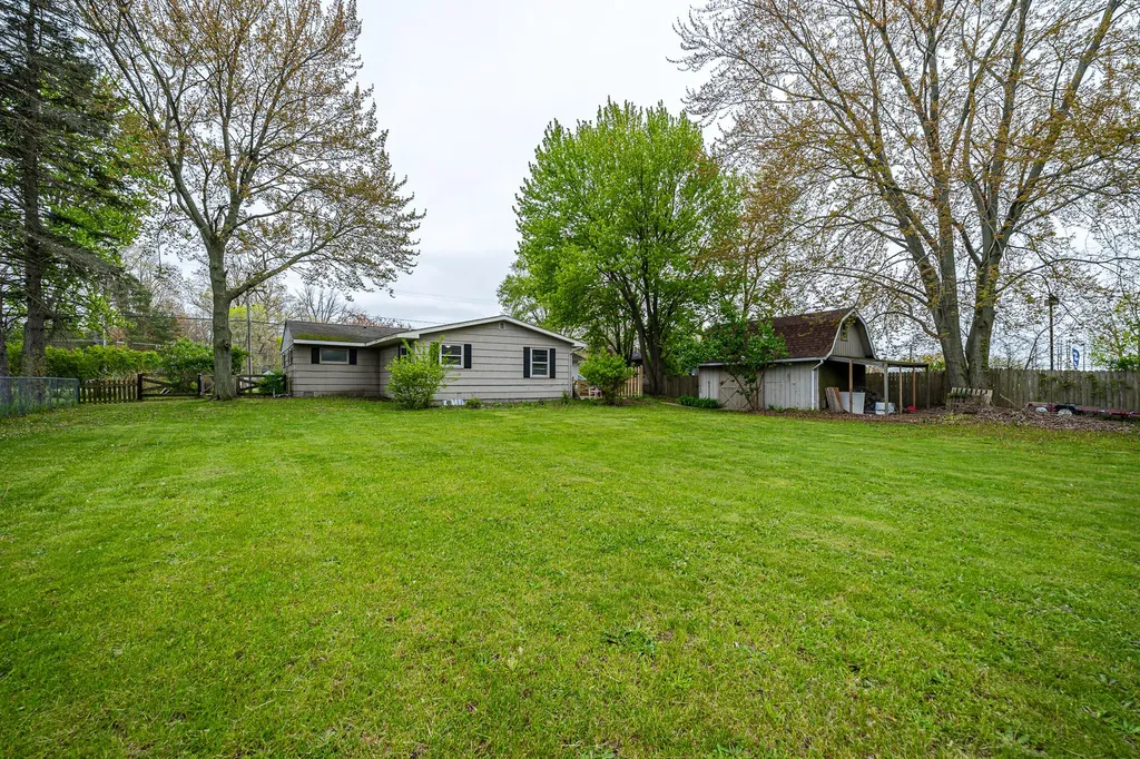 3104 E Apple Avenue Muskegon Charter Township MI 49442