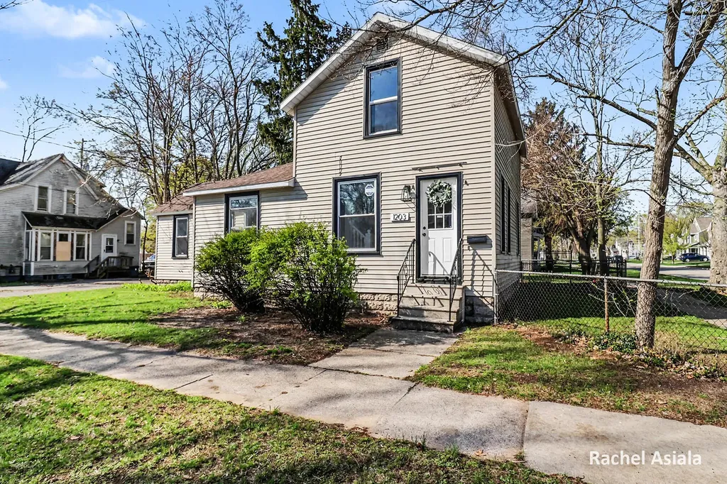 1203 4th Street Muskegon City MI 49441