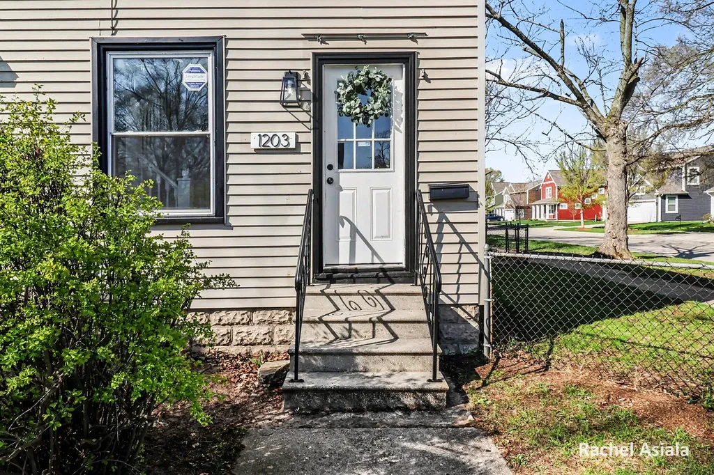 1203 4th Street Muskegon City MI 49441