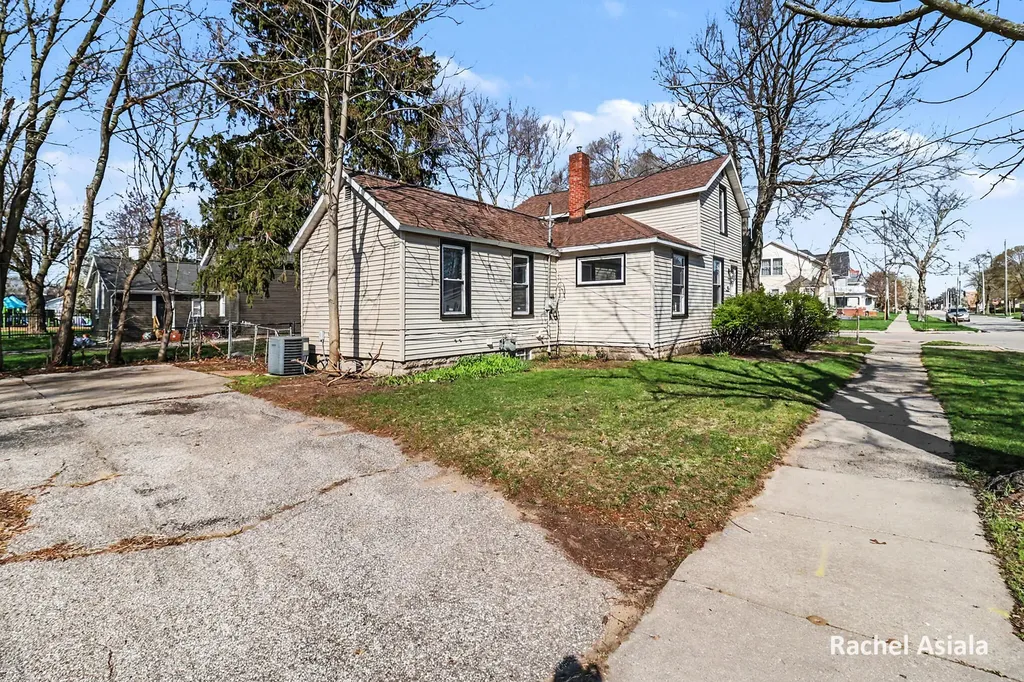 1203 4th Street Muskegon City MI 49441