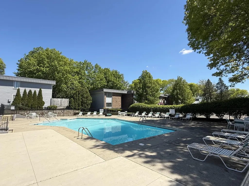 2436 E Collier Avenue SE Kentwood City MI 49546
