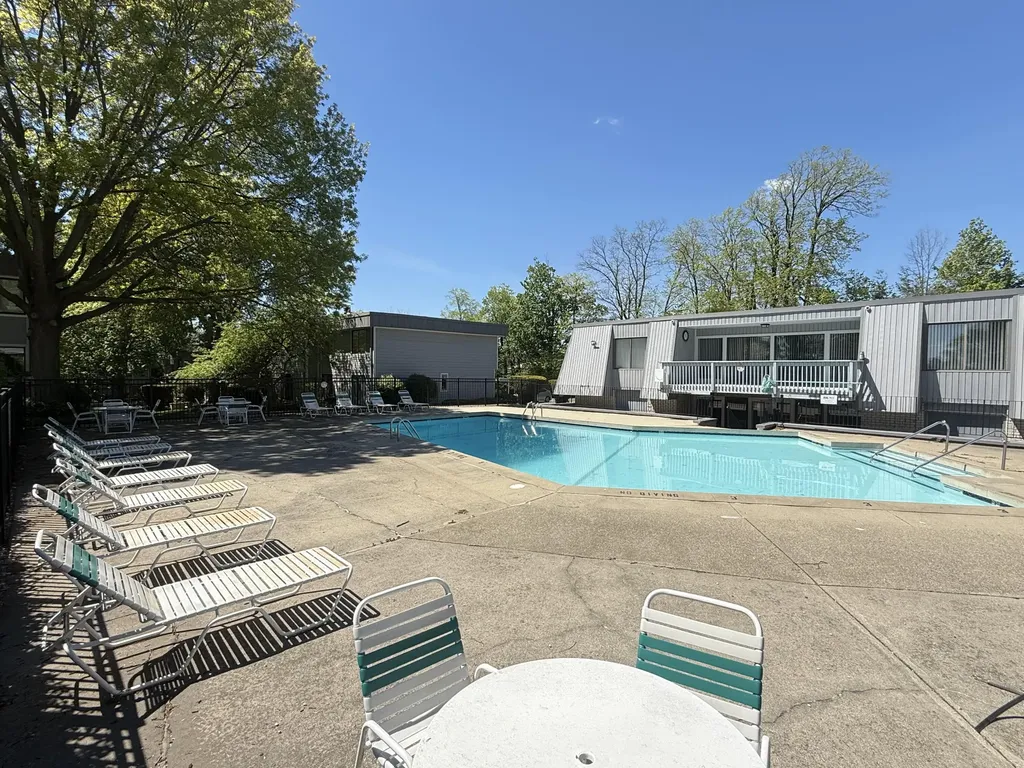 2436 E Collier Avenue SE Kentwood City MI 49546