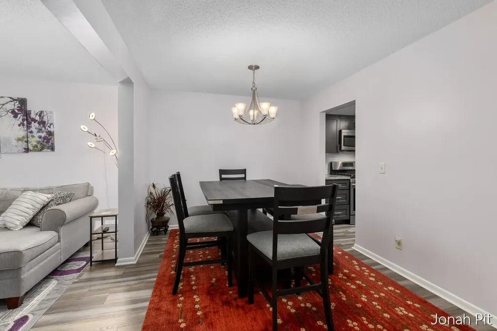 2436 E Collier Avenue SE Kentwood City MI 49546
