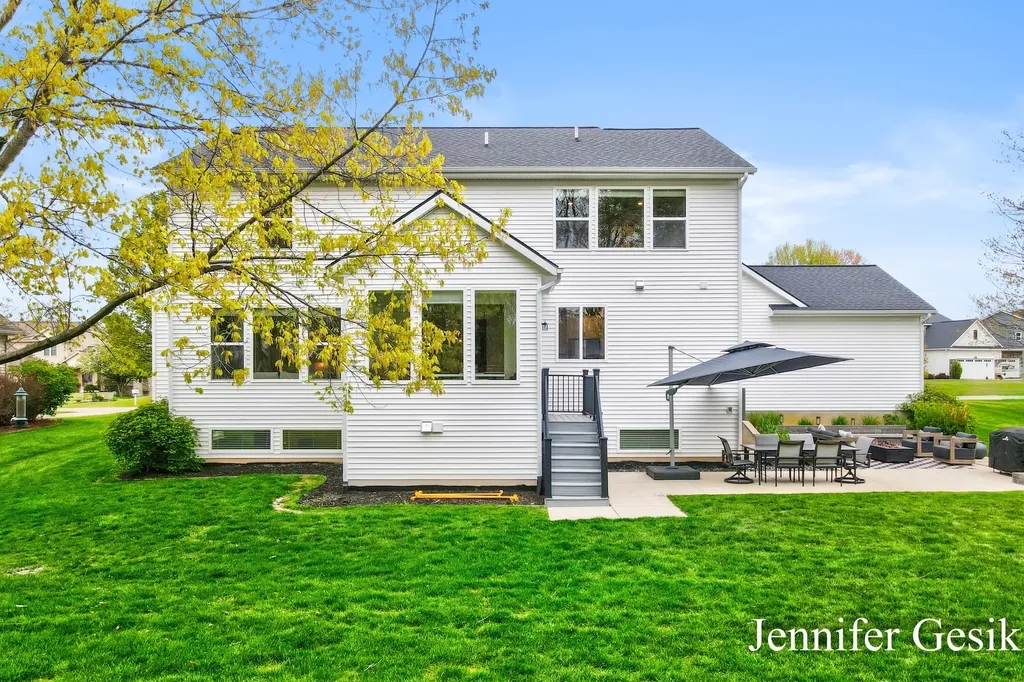 6644 Summer Meadows Drive NE Cannon Township MI 49341