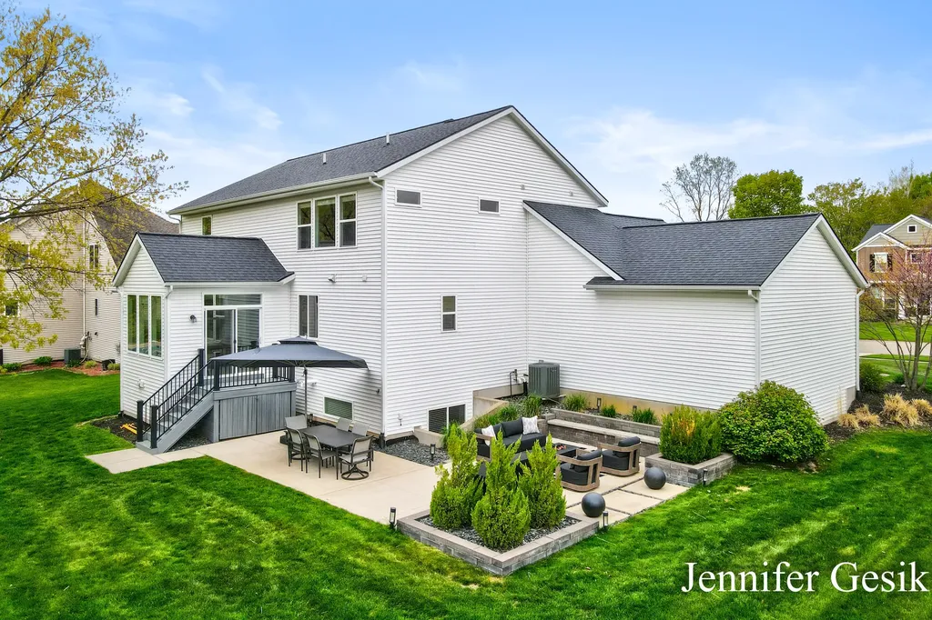 6644 Summer Meadows Drive NE Cannon Township MI 49341