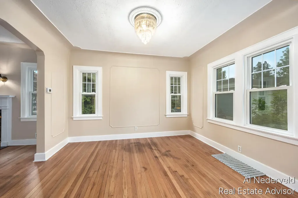 2457 Godwin Avenue SE Grand Rapids City MI 49507