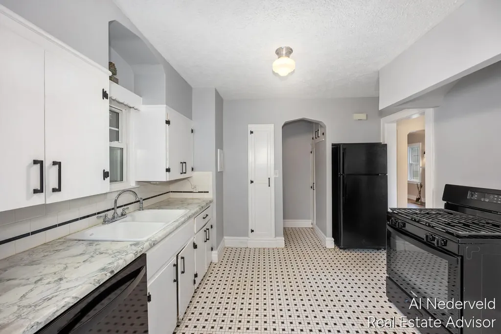 2457 Godwin Avenue SE Grand Rapids City MI 49507
