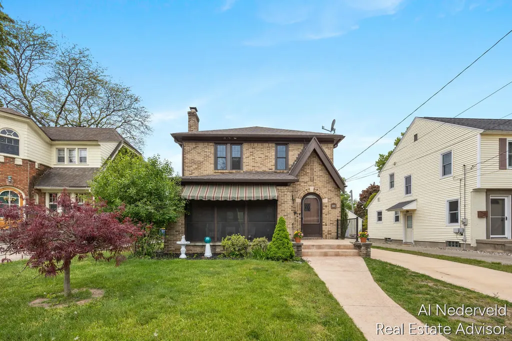 2457 Godwin Avenue SE Grand Rapids City MI 49507