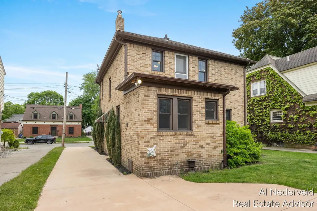 2457 Godwin Avenue SE Grand Rapids City MI 49507