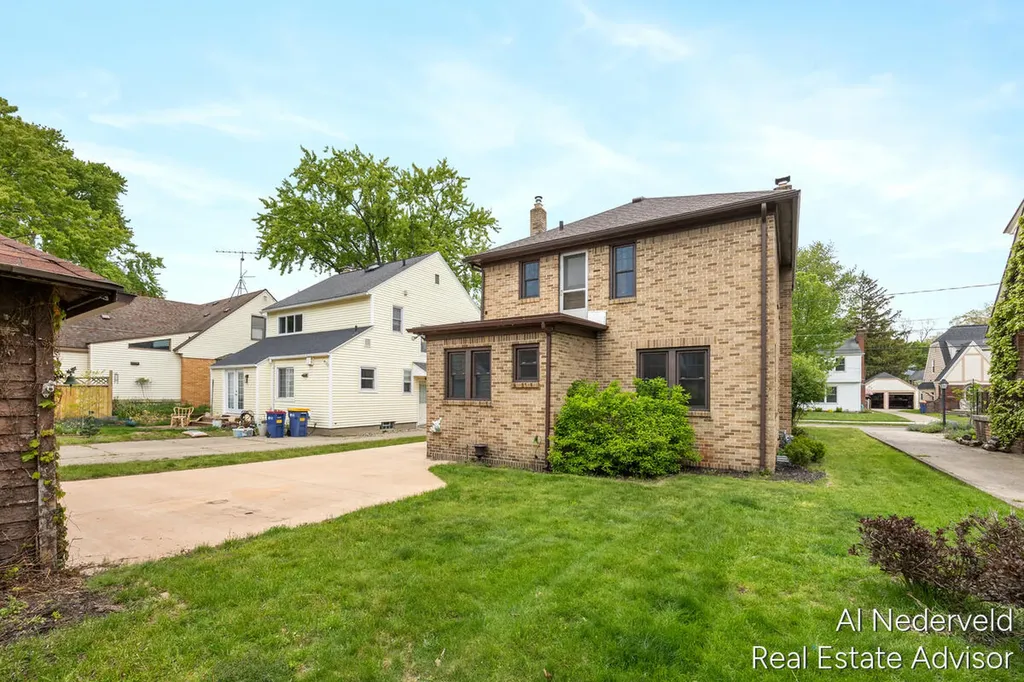 2457 Godwin Avenue SE Grand Rapids City MI 49507
