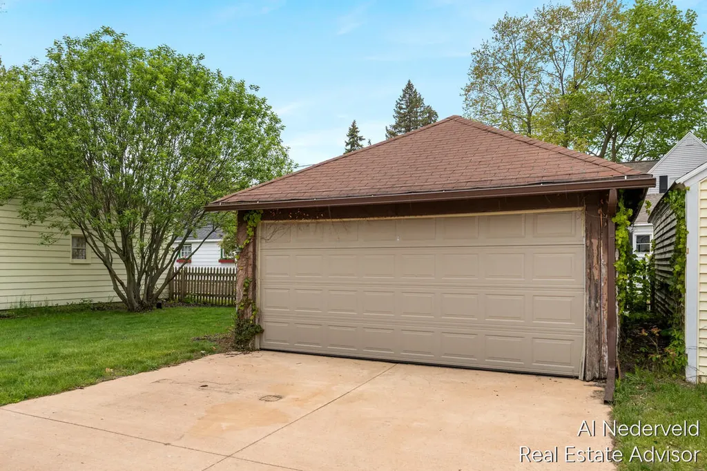 2457 Godwin Avenue SE Grand Rapids City MI 49507