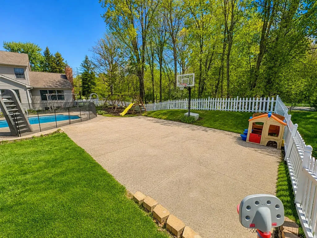 1251 Sweetwood Drive Ingham Township MI 48864