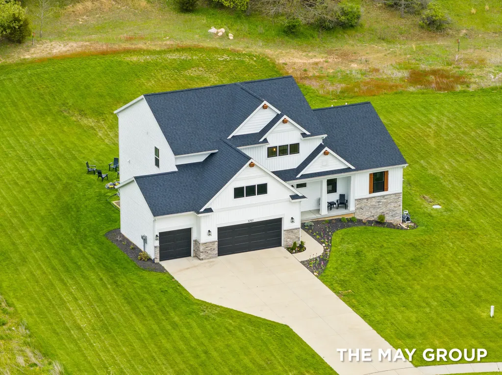 5757 Thornapple Mill Court Caledonia Township MI 49316