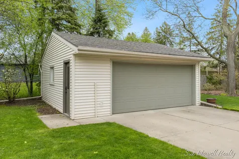 2102 Ontonagon Avenue SE Grand Rapids City MI 49506