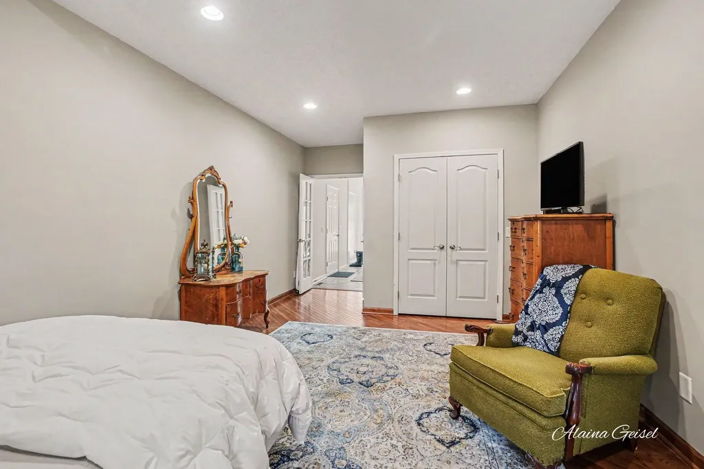 385 Marquette Avenue Park Township MI 49424