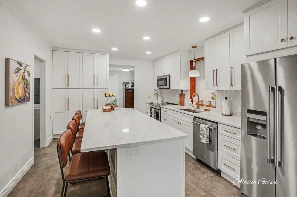 385 Marquette Avenue Park Township MI 49424