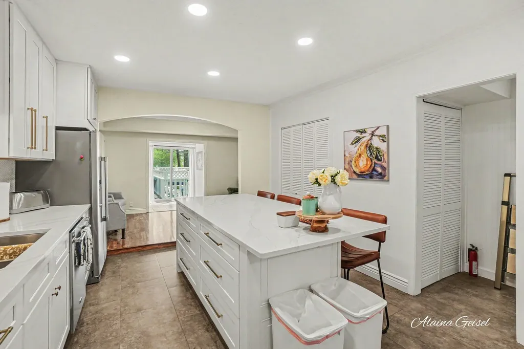 385 Marquette Avenue Park Township MI 49424