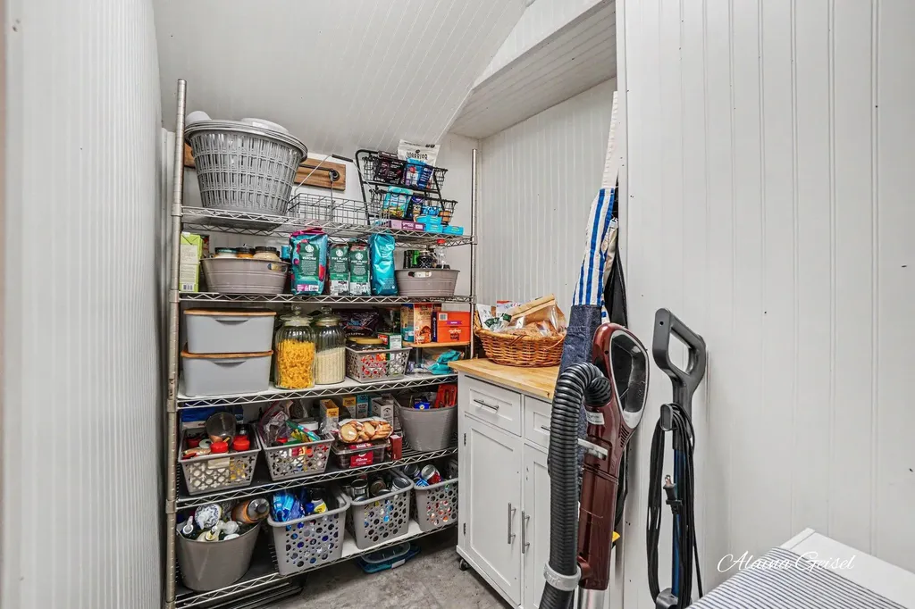 385 Marquette Avenue Park Township MI 49424