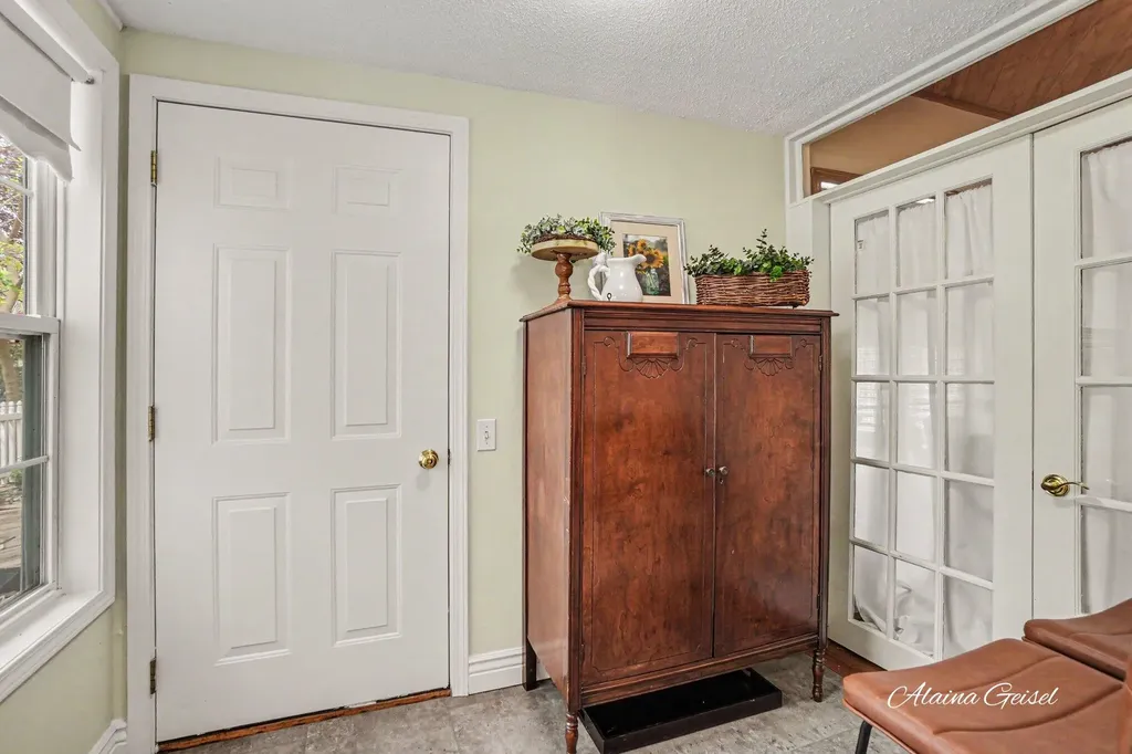 385 Marquette Avenue Park Township MI 49424