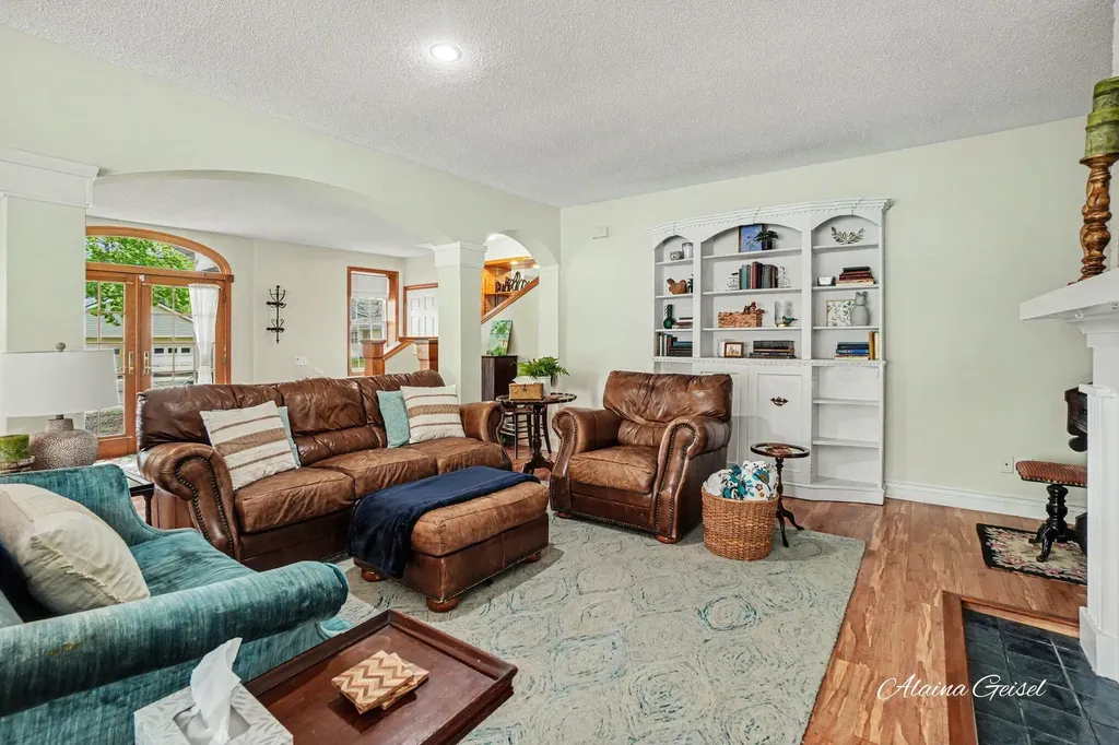 385 Marquette Avenue Park Township MI 49424