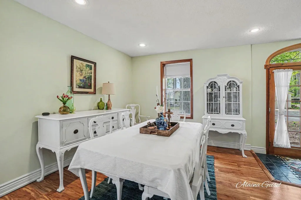 385 Marquette Avenue Park Township MI 49424
