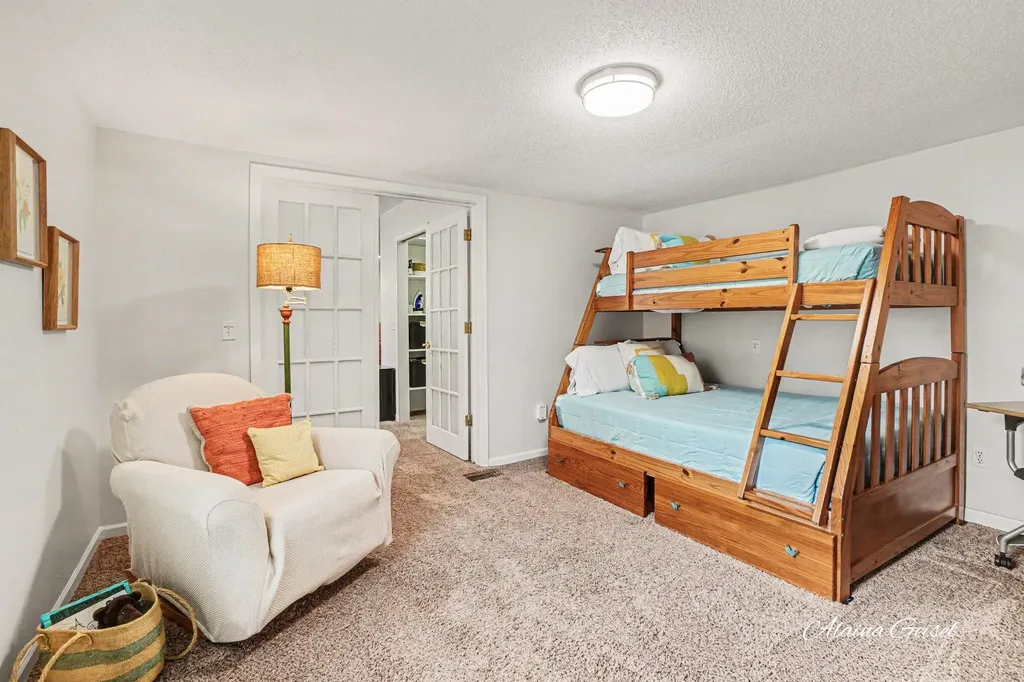 385 Marquette Avenue Park Township MI 49424