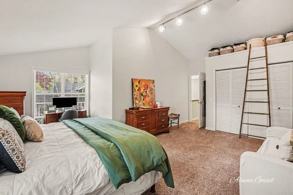 385 Marquette Avenue Park Township MI 49424