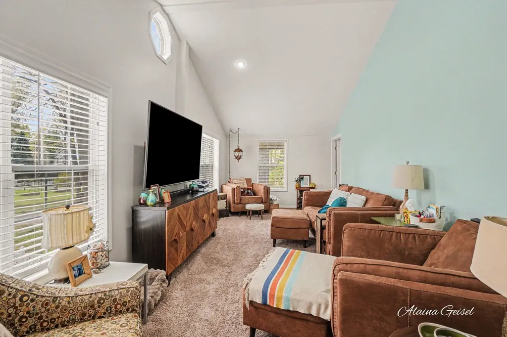 385 Marquette Avenue Park Township MI 49424