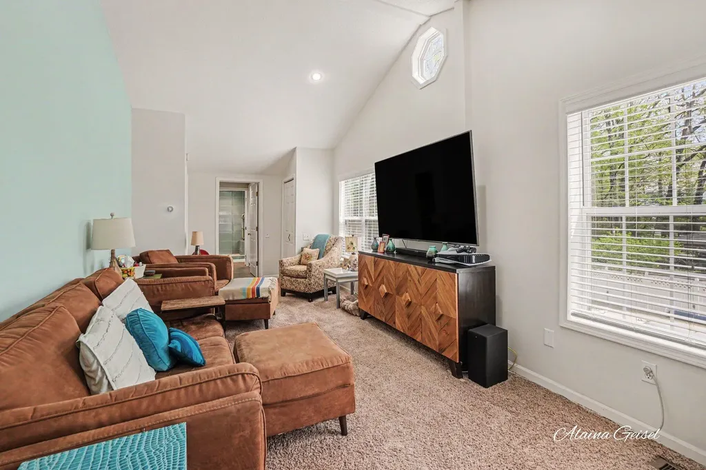 385 Marquette Avenue Park Township MI 49424